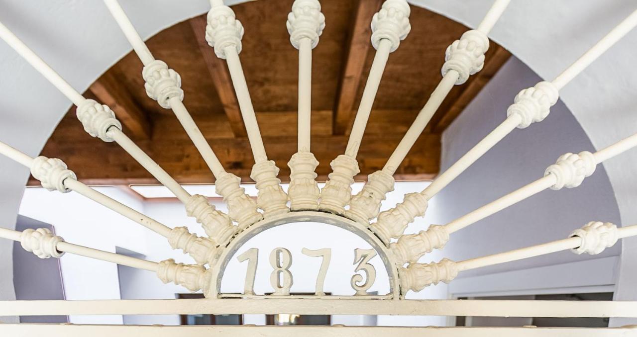 Stunning Apartment In Central Sevilla Buitenkant foto