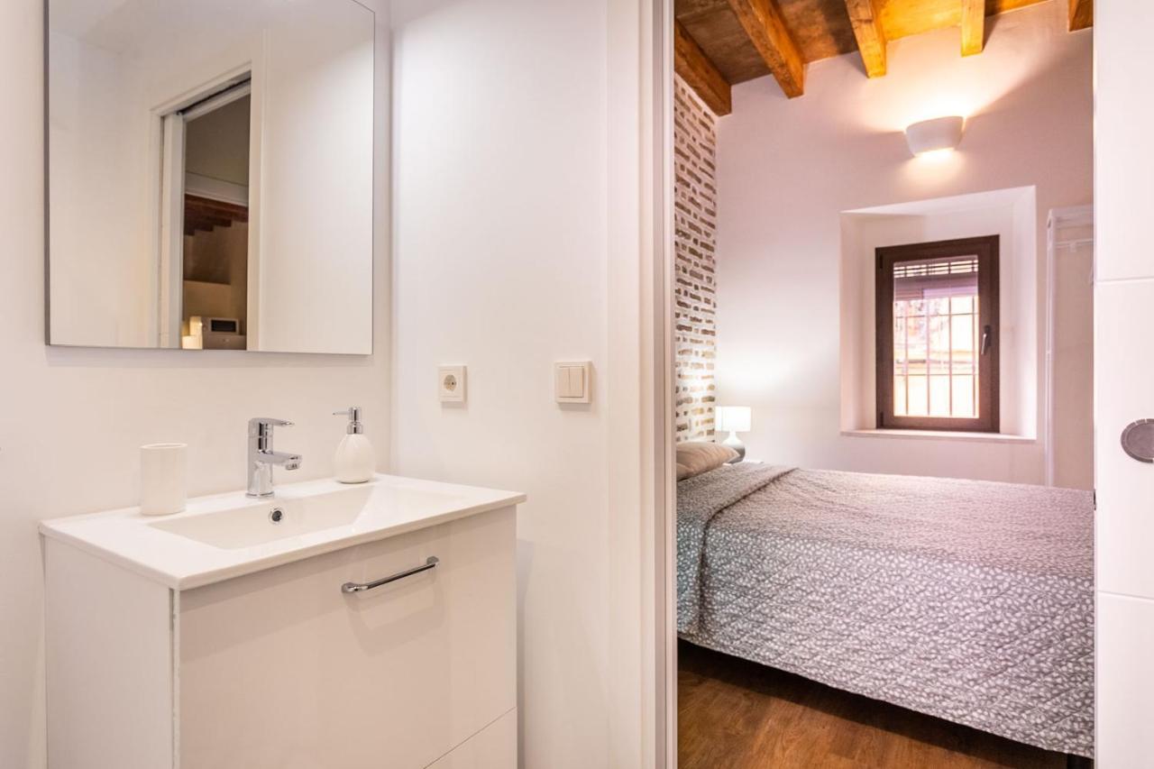 Stunning Apartment In Central Sevilla Buitenkant foto