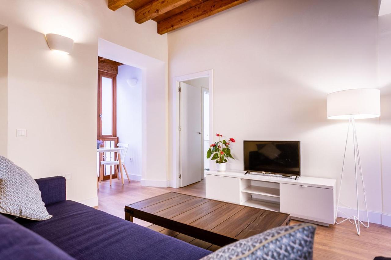 Stunning Apartment In Central Sevilla Buitenkant foto